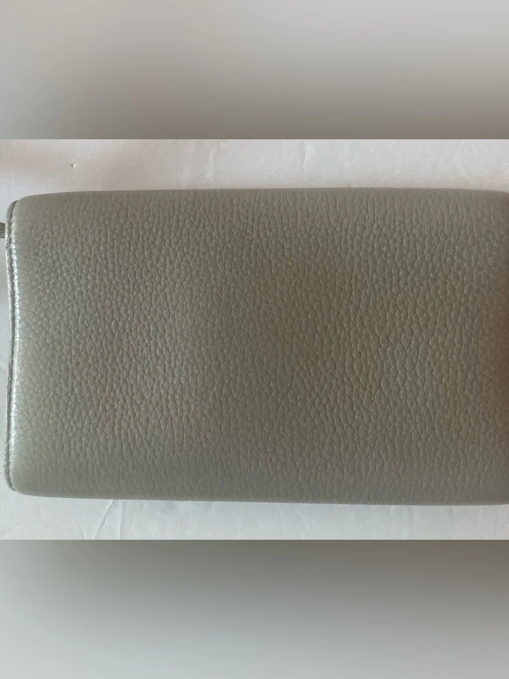 Tory Burch Pebbled Crossbody Wallet in Gray with beautiful silver logo
